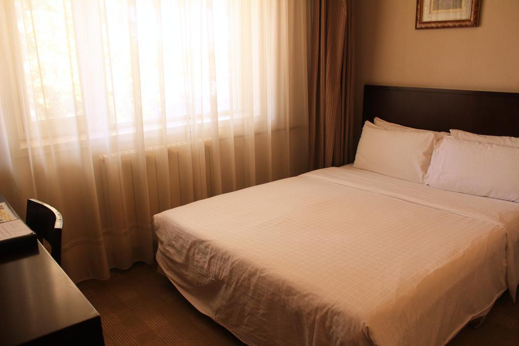 Days Inn Forbidden City Pekin Zewnętrze zdjęcie